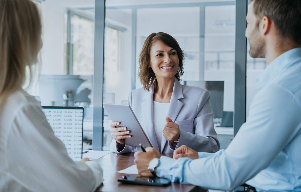 Mature,Female,Mentor,Leader,Latin,Woman,Collaborating,With,European,Young