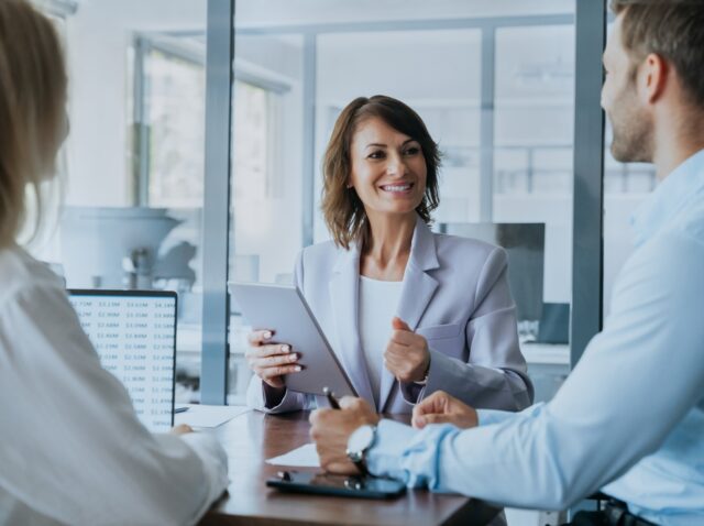 Mature,Female,Mentor,Leader,Latin,Woman,Collaborating,With,European,Young